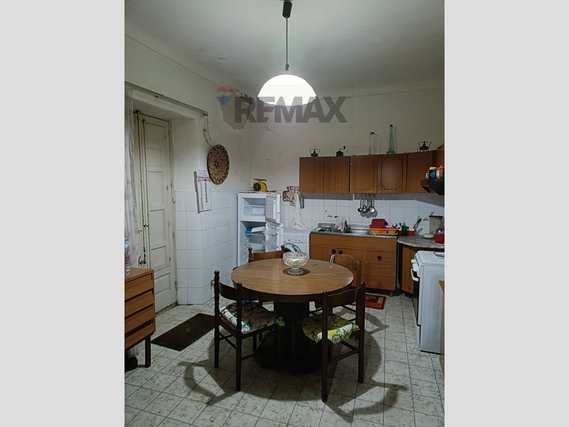 Quadrilocale in Vendita a Caltagirone, 25'000&euro;, 115 m²