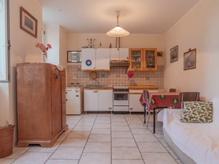 Trilocale in Vendita a Trieste, 150'000&euro;, 77 m²