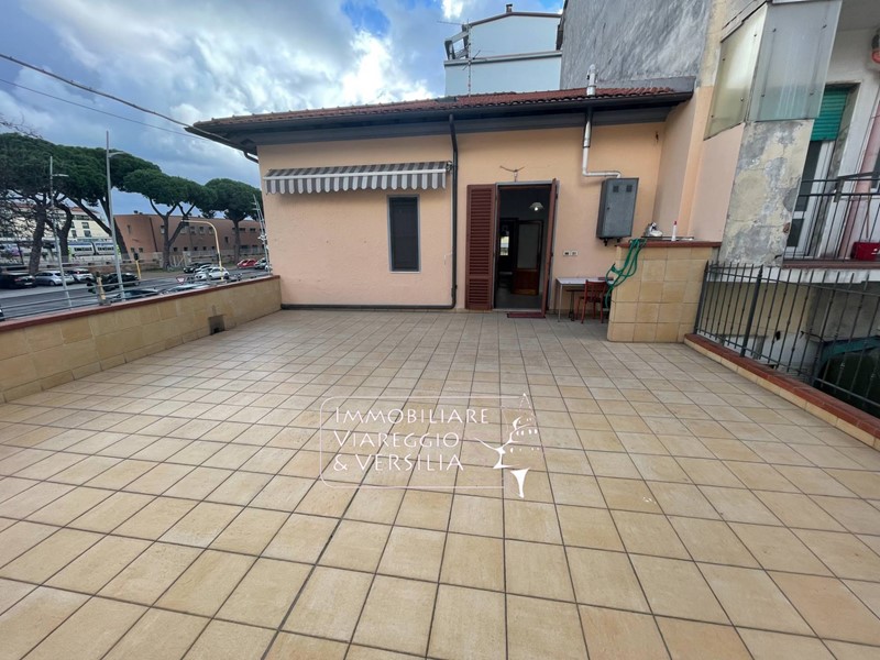 Quadrilocale in Affitto a Viareggio, 1'000&euro;, 95 m²