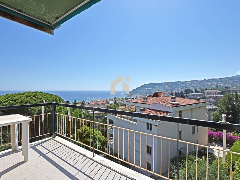Trilocale in Vendita a Sanremo, 229'000&euro;, 72 m²