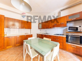 Trilocale in Vendita a Albano Laziale, 123'000&euro;, 90 m²