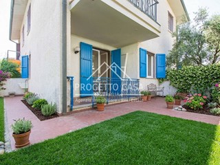 Quadrilocale in Vendita a Camaiore, 260'000&euro;, 71 m²