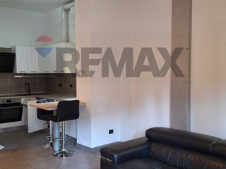 Trilocale in Affitto a Monza, 930&euro;, 70 m²