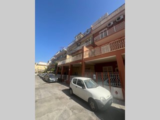 Bilocale in Vendita a Palermo, 60'000&euro;, 77 m²
