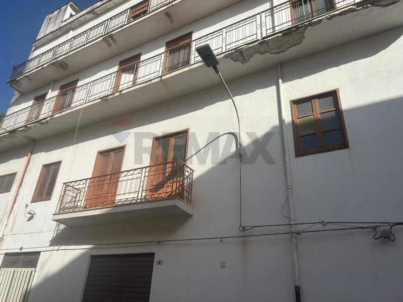 Monolocale in Vendita a Partinico, 1'000'000&euro;, 1885 m²