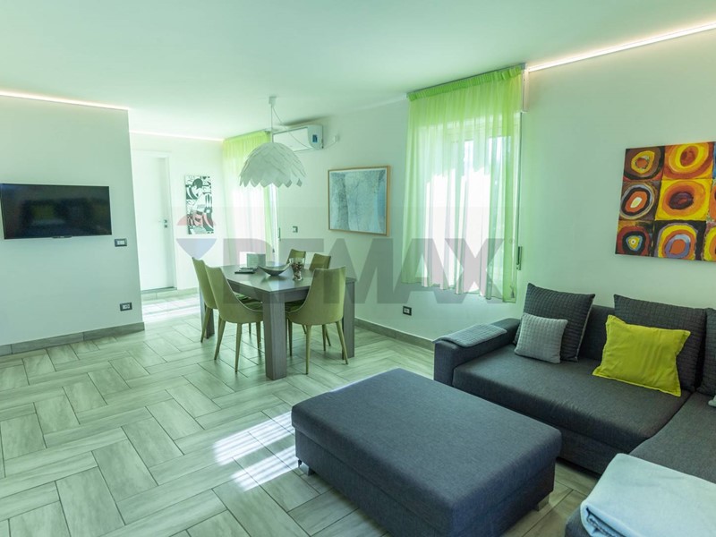 Trilocale in Vendita a Calatabiano, 130'000&euro;, 91 m²