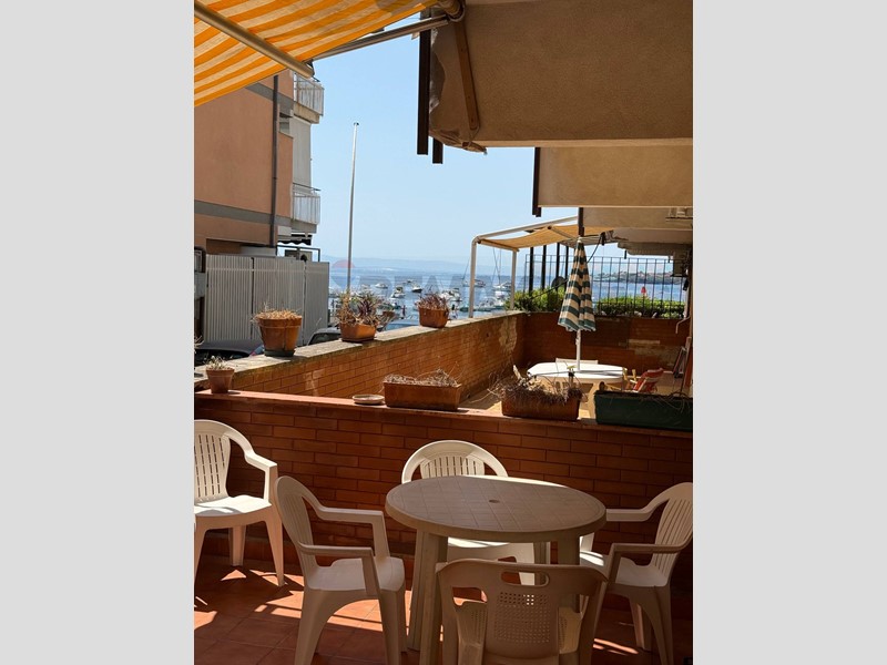 Trilocale in Vendita a Aci Castello, 228'000&euro;, 125 m²