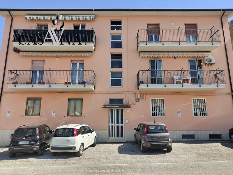 Appartamento in Vendita a Acquaviva Picena, 85'000&euro;, 108 m²