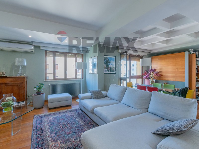 Appartamento in Vendita a Palermo, 365'000&euro;, 147 m²