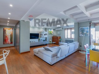 Appartamento in Vendita a Palermo, 365'000&euro;, 147 m²