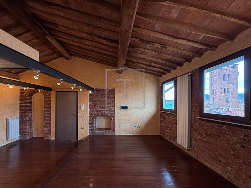 Quadrilocale in Vendita a Lucca, 330'000&euro;, 74 m²