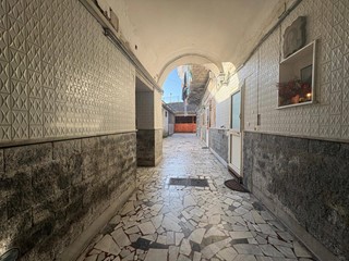 Trilocale in Vendita a Napoli, 63'000&euro;, 70 m²