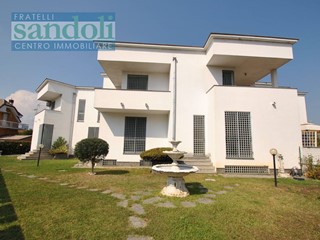 Quadrilocale in Vendita a Vercelli, 125'000&euro;, 130 m²