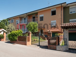 Trilocale in Vendita a Brescia, 145'000&euro;, 135 m²