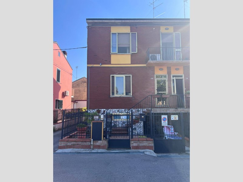 Quadrilocale in Vendita a Ferrara, 165'000&euro;, 90 m²