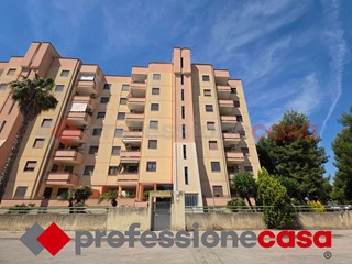 Quadrilocale in Vendita a San Giorgio Ionico, 99'000&euro;, 100 m², con Box