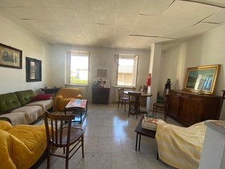 Trilocale in Vendita a Garlasco, 95'000&euro;, 135 m², con Box