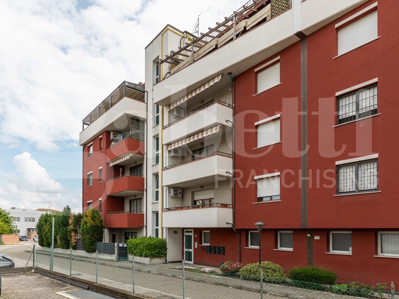 Attico in Vendita a Argelato, 480'000&euro;, 120 m², con Box