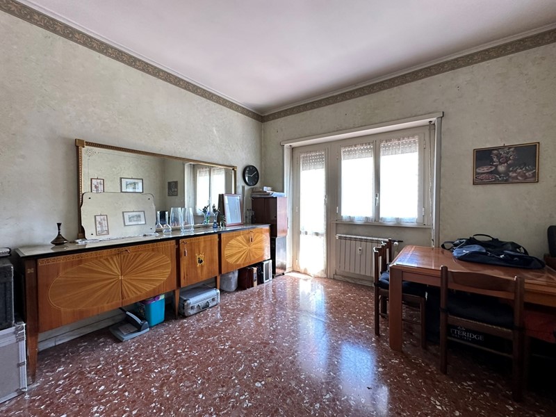 Bilocale in Vendita a Roma, 248'000&euro;, 80 m²