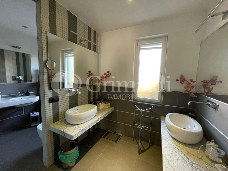 Quadrilocale in Affitto a Napoli, 1'600&euro;, 140 m²