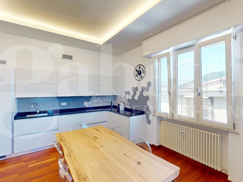 Appartamento in Vendita a Albenga, 385'000&euro;, 120 m²