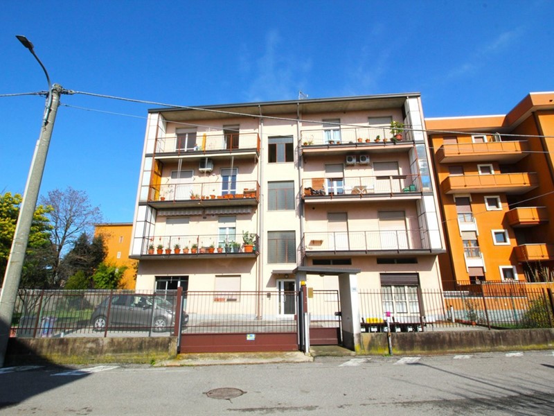 Trilocale in Vendita a Marnate, 90'000&euro;, 90 m²