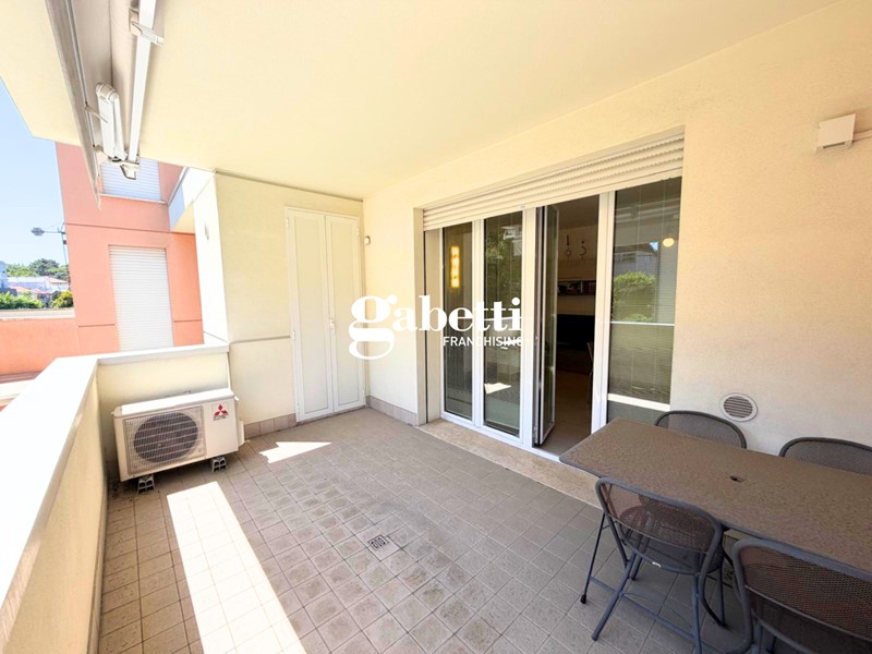 Trilocale in Vendita a Riccione, 340'000&euro;, 78 m², arredato, con Box