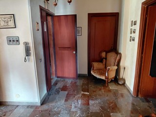 Trilocale in Vendita a Guidonia Montecelio, zona Guidonia, 120'000&euro;, 85 m²