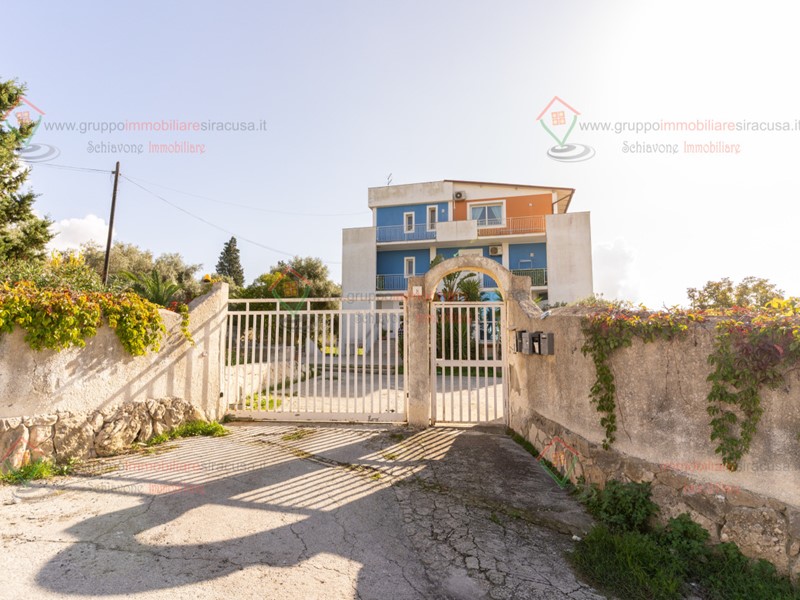 Bilocale in Vendita a Siracusa, zona Strada per Floridia Tremilia, 85'000&euro;, 52 m²