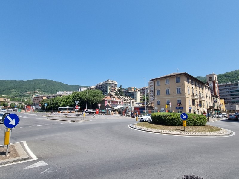 Appartamento in Vendita a Genova, zona Molassana, 129'000&euro;, 97 m²