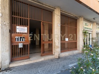Appartamento in Vendita a Catania, 145'000&euro;, 163 m²