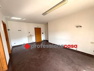 Trilocale in Vendita a Pomezia, zona Pomezia cittÃ, 220'000&euro;, , con Box