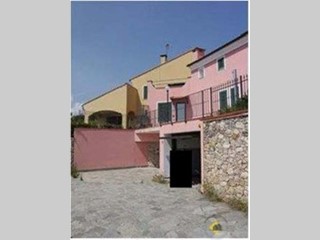 Appartamento in Vendita a Pietra Ligure, 216'000&euro;, 133 m²