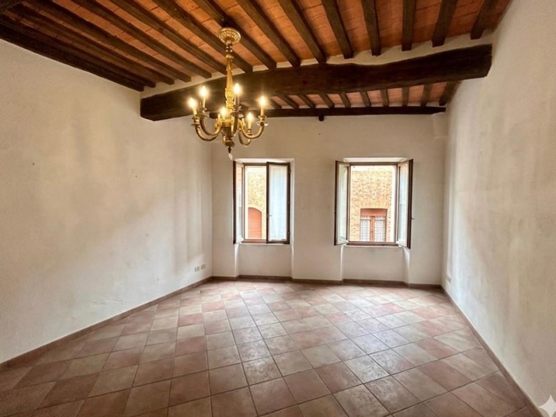 Appartamento in Vendita a Siena, 400'000&euro;, 160 m²