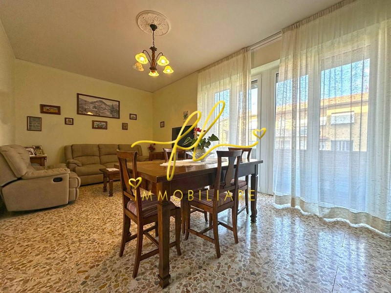 Appartamento in Vendita a Cecina, 238'000&euro;, 135 m², con Box