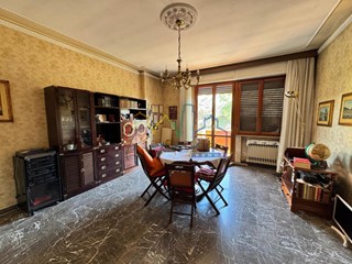 Appartamento in Vendita a Pisa, 295'000&euro;, 107 m², con Box