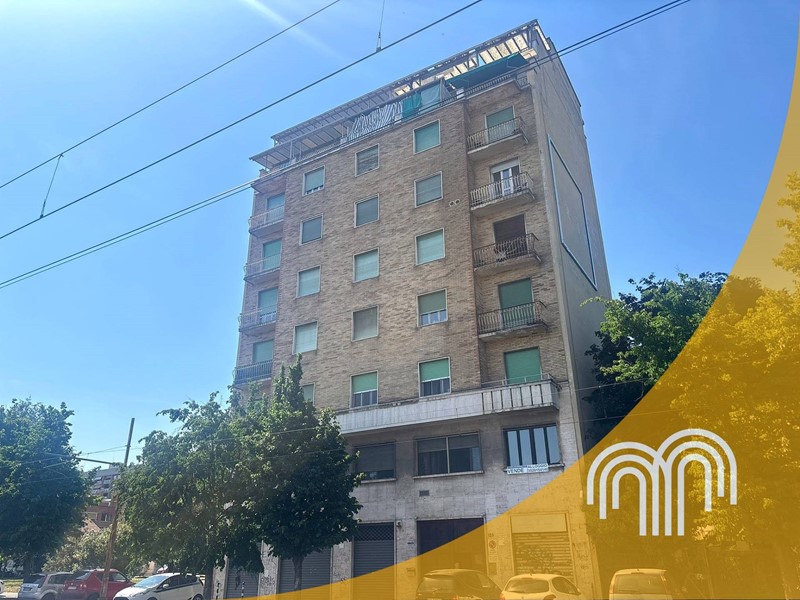 Trilocale in Vendita a Torino, 119'000&euro;, 75 m²