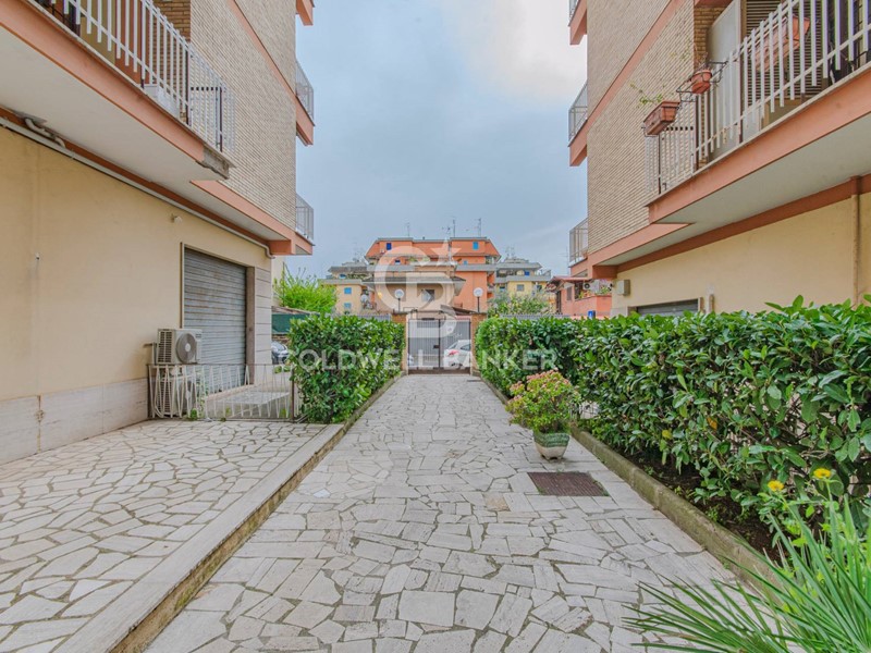 Trilocale in Vendita a Roma, 185'000&euro;, 60 m²