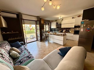 Appartamento in Vendita a Alessandria, 148'000&euro;, 120 m²