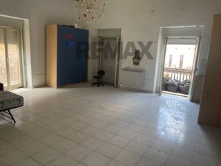 Appartamento in Vendita a Caltanissetta, 16'000&euro;, 133 m²