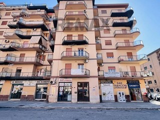 Appartamento in Vendita a Palermo, 159'000&euro;, 144 m²