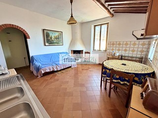 Quadrilocale in Vendita a Pietrasanta, 180'000&euro;, 75 m²