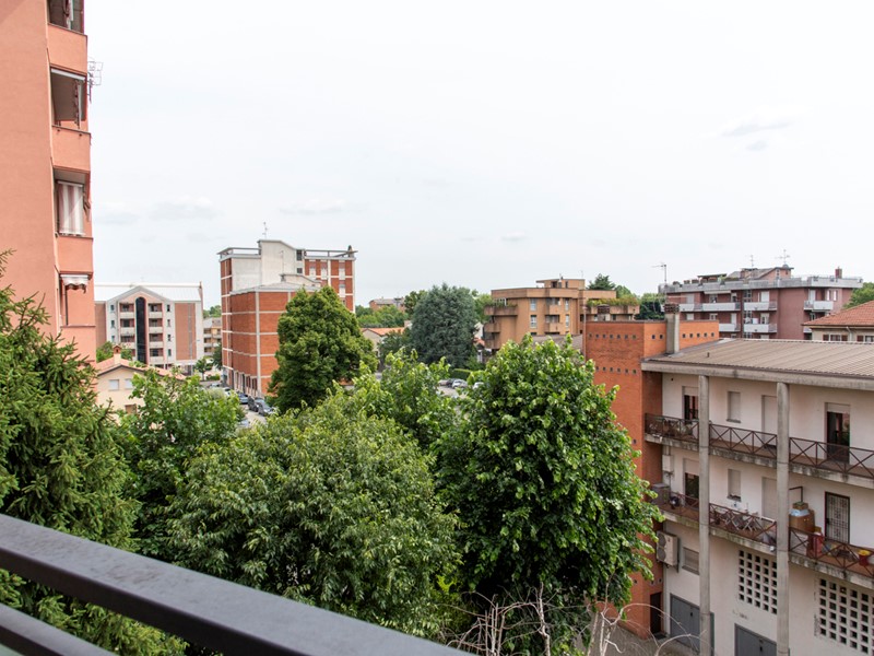 Trilocale in Vendita a Seveso, 148'000&euro;, 118 m², con Box