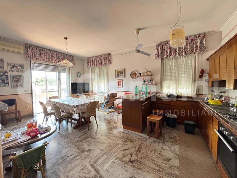 Quadrilocale in Vendita a Grumo Nevano, 235'000&euro;, 185 m²