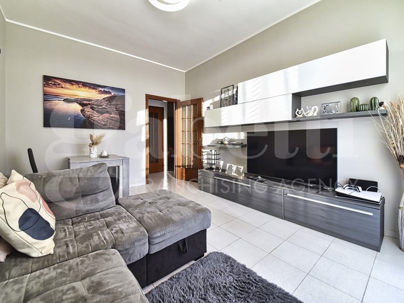 Bilocale in Vendita a Monza, 159'000&euro;, 72 m²