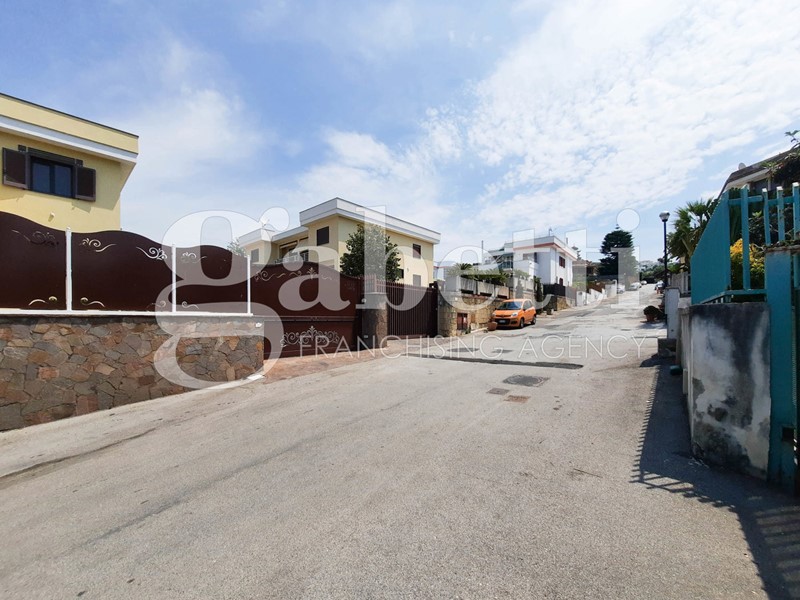 Quadrilocale in Affitto a Pozzuoli, 850&euro;, 117 m²