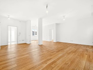 Quadrilocale in Vendita a Saronno, 395'000&euro;, 150 m², con Box