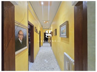 Appartamento in Vendita a Salerno, 285'000&euro;, 164 m²