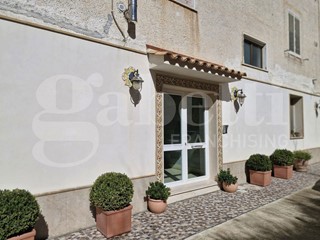 Appartamento in Vendita a Palermo, 119'000&euro;, 150 m²