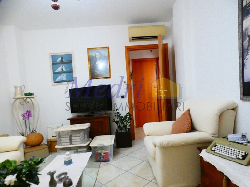 Appartamento in Vendita a Cesenatico, zona Sala, 260'000&euro;, 112 m², con Box